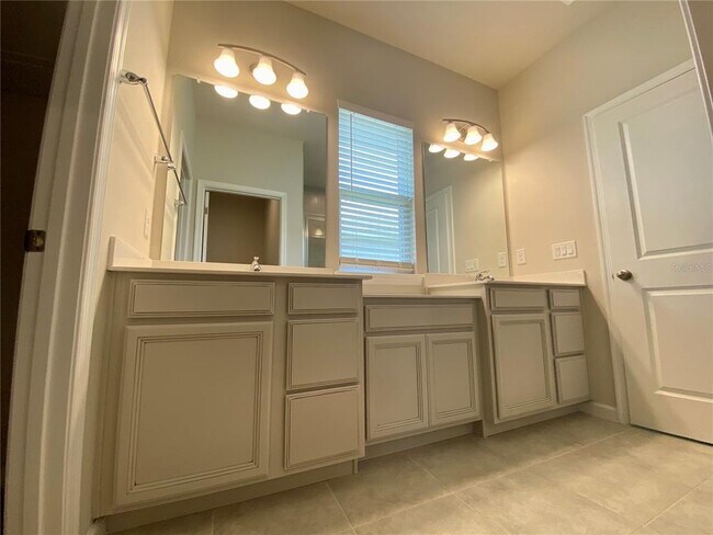 Building Photo - 18236 Hunters Meadow Walk