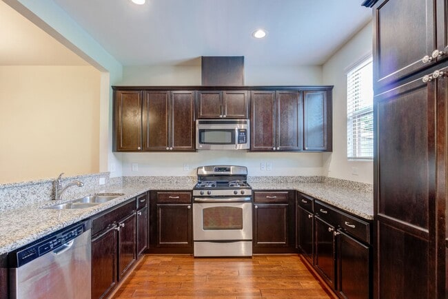 Building Photo - Townhome minutes from Lenovo Center: Available September 10th