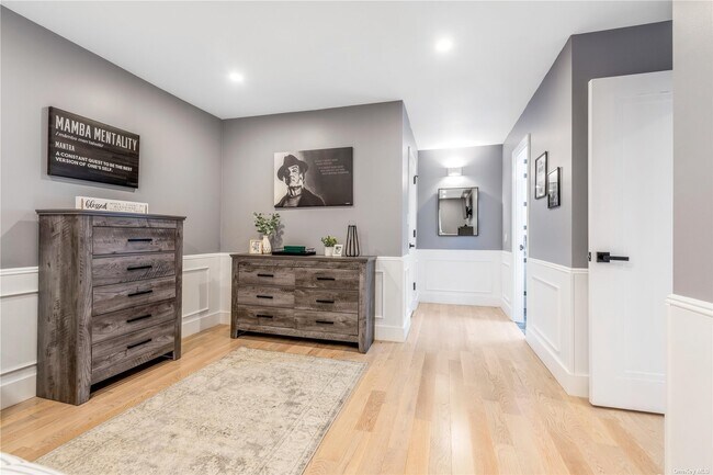 Building Photo - 6 Squirrel Hill