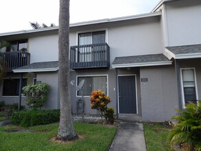 Building Photo - 3203 Poolside Dr