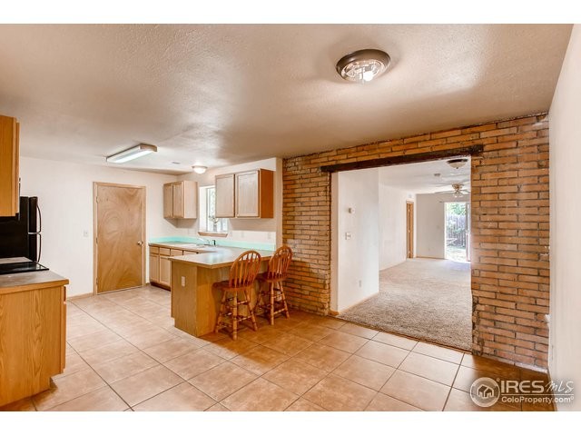 Kitchen and dining room - 1017 Cragmore Dr