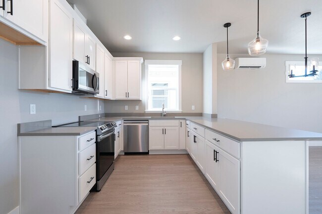 Building Photo - 2 Weeks Free Rent W/ Approved Application ...
