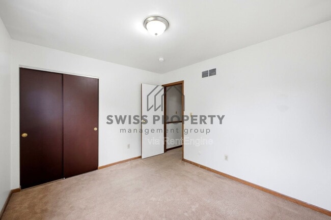 Building Photo - 1579 Briarwood Ave