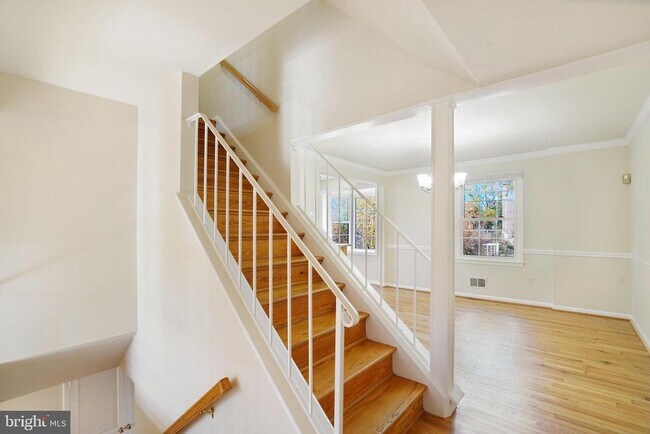 Building Photo - 4339 Cedarlake Ct