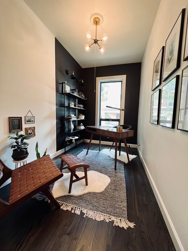 Building Photo - 2944 N Broadway