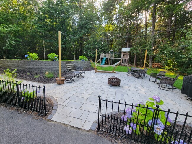 Building Photo - 42 Forest Dr