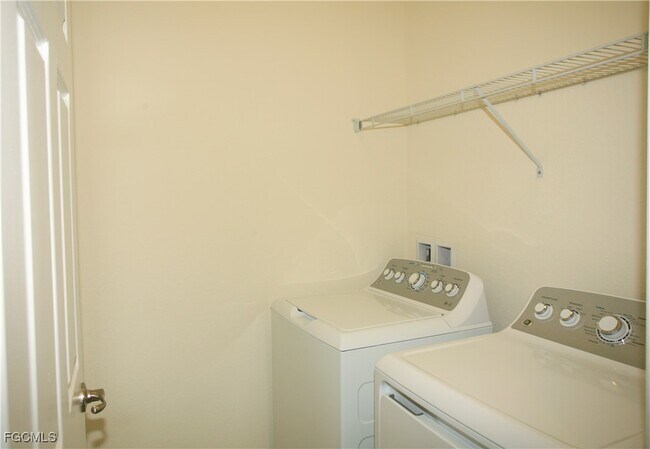 Building Photo - 4159 Bisque Ln