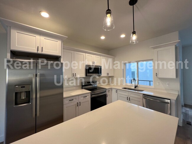 Building Photo - New AF Townhome
