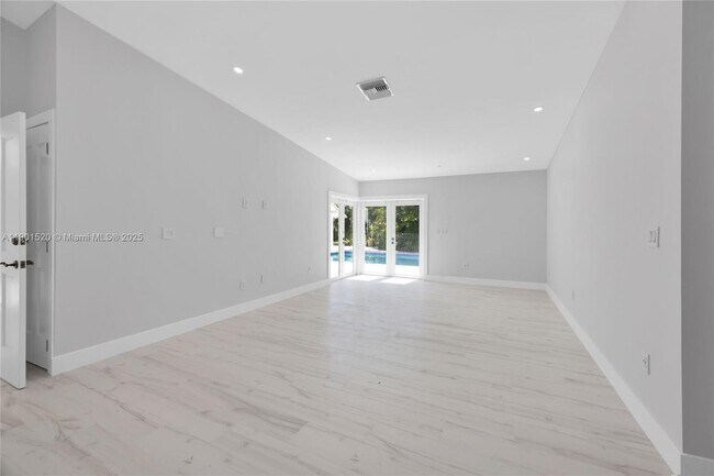 Building Photo - 8303 Old Cutler Rd