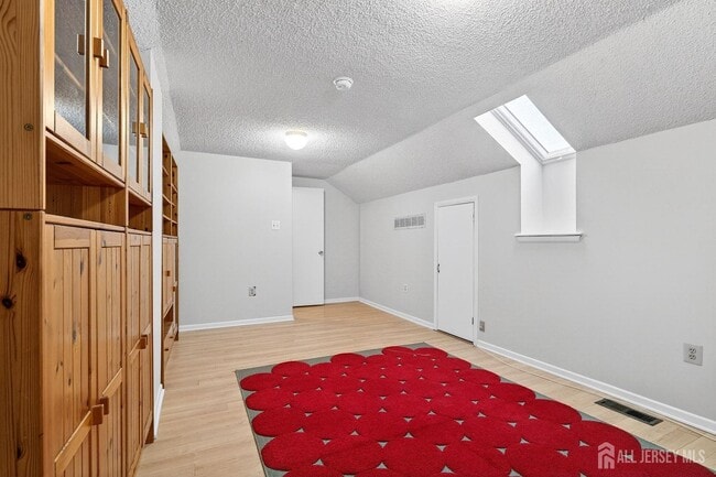 Building Photo - 70 Hampshire Dr