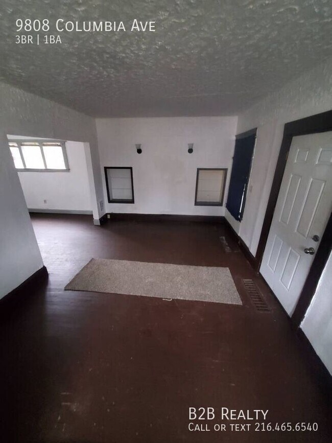 Building Photo - 9808 Columbia Ave