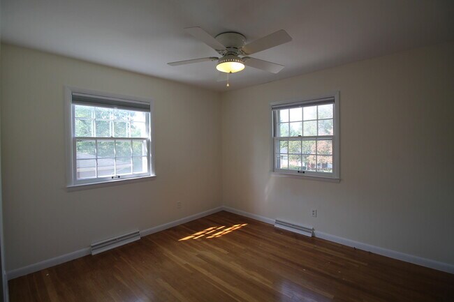 Building Photo - 2906 Brigadoon Pkwy