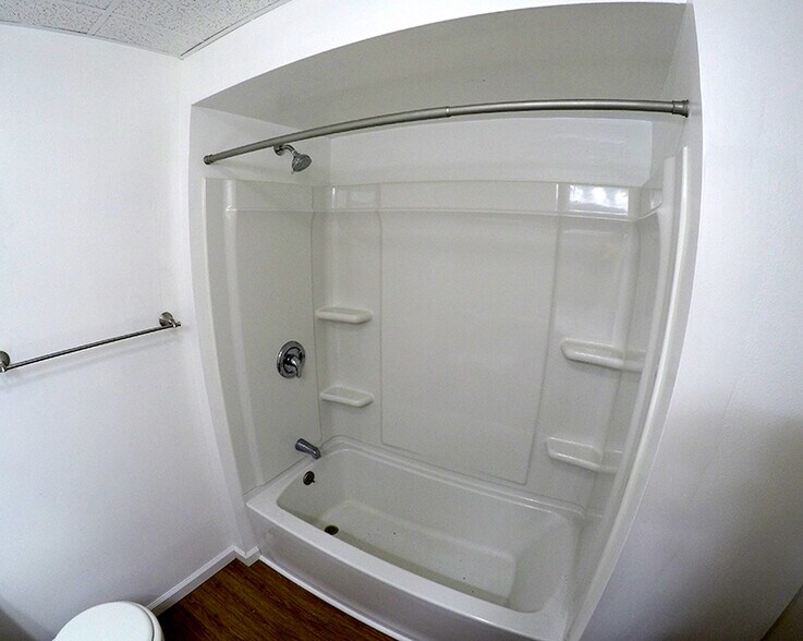 New shower surround! - 101 Parkway Ave