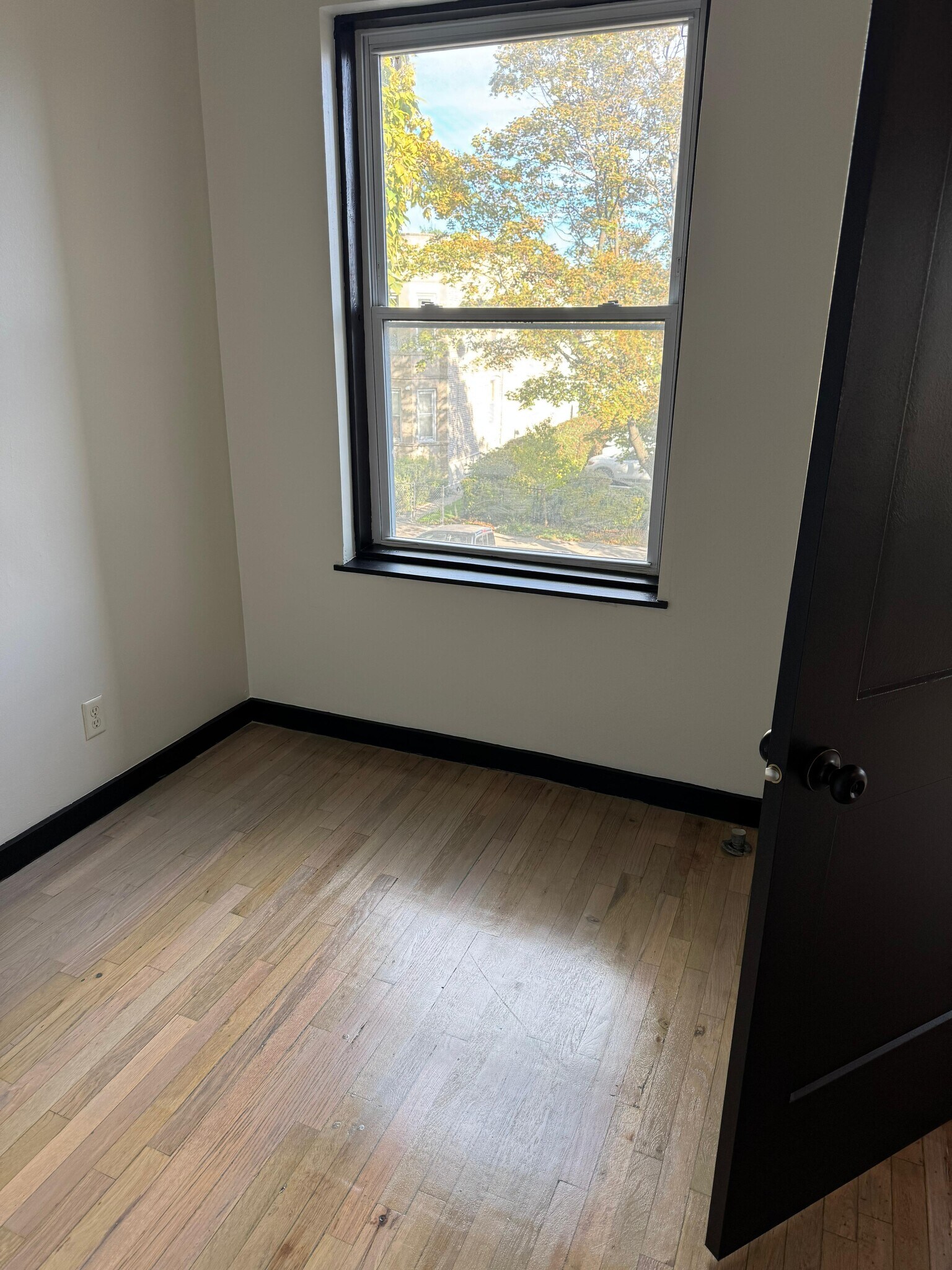 Building Photo - 2132 S Harding Ave