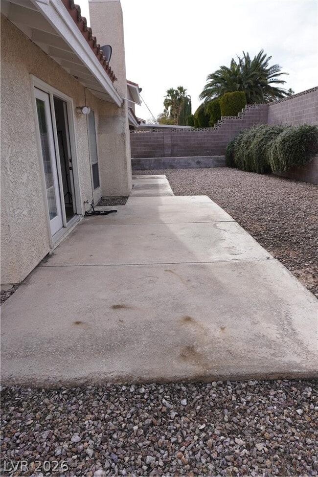 Building Photo - 8328 Del Rey Ave