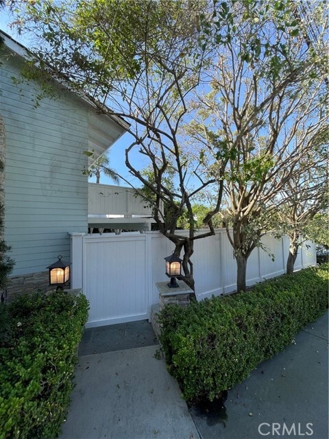 Building Photo - 952 2nd St.