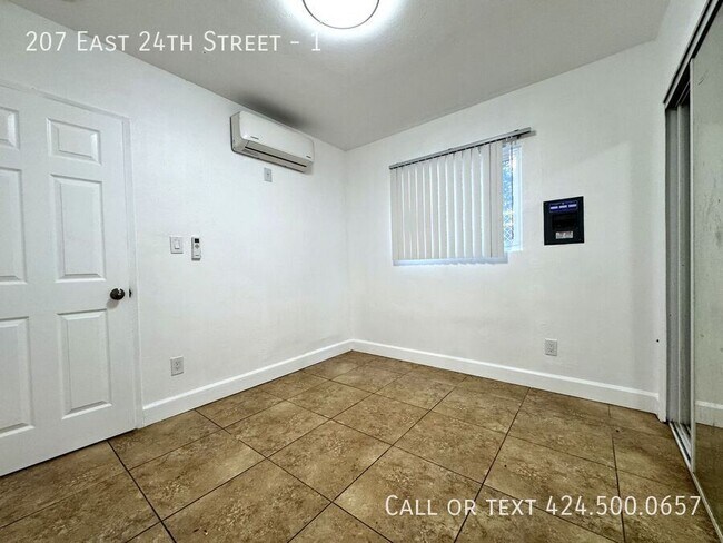 Building Photo - 207 E 24th St
