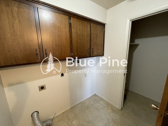 Building Photo - 1489 Mountain View Ln
