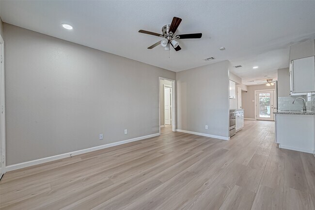 Building Photo - 7315 Housman