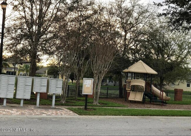 Building Photo - 1109 Cathcart Cir