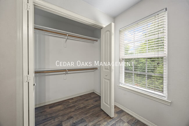 Building Photo - 1308 S C Ct