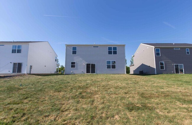 Building Photo - 105 Hutchison St