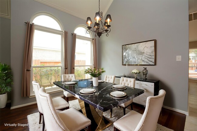 Building Photo - 5327 Willow Knoll Ct