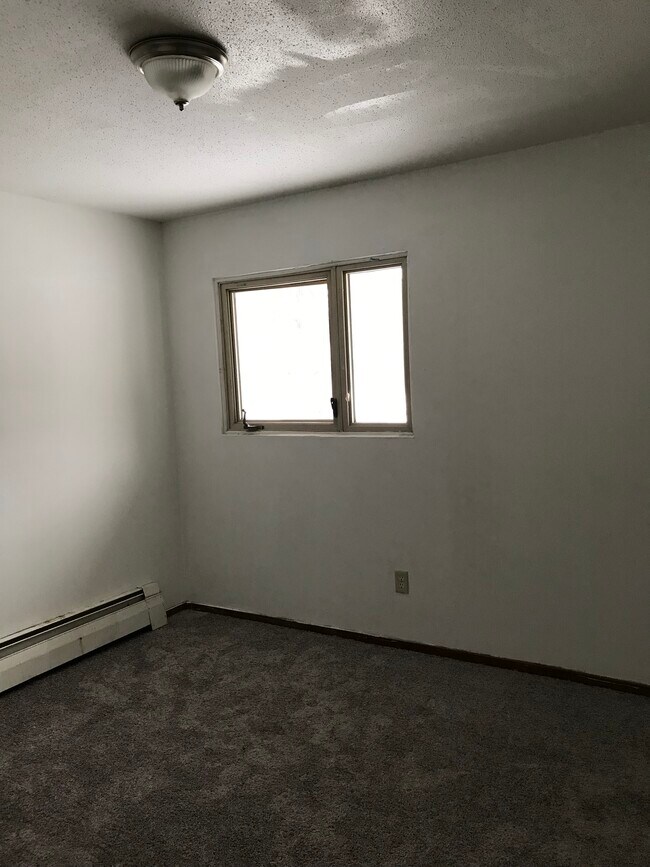 Building Photo - 8928 Jefferson St NE