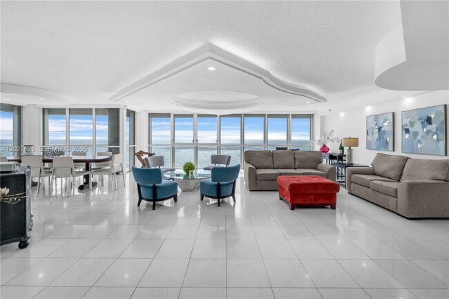 Building Photo - 16485 Collins Ave