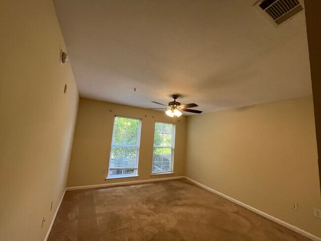 Building Photo - 14-1414 Jones