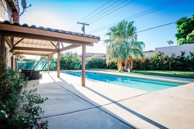 Building Photo - 79361 Port Royal Ave