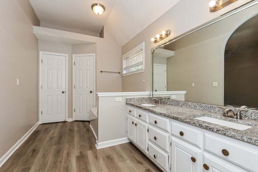 Building Photo - 7730 Shadow Fork Ln
