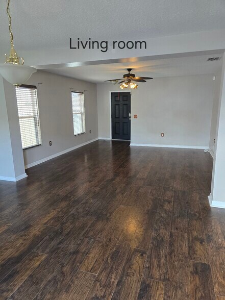 Building Photo - 12128 Fern Haven Ave
