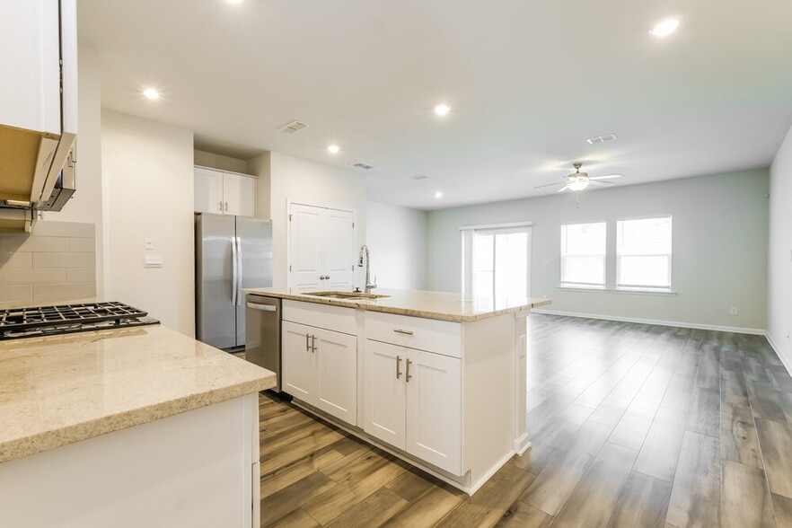 Building Photo - 1672 Villageside Ct