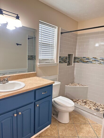 Master Bathroom - 603 Diamonte Cir
