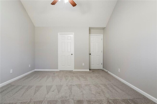 Building Photo - 2323 Heatherton Cir