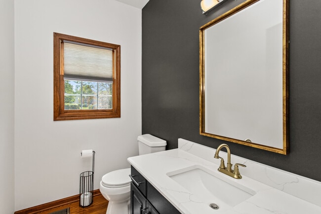 Building Photo - 4N475 S Robert Frost Cir