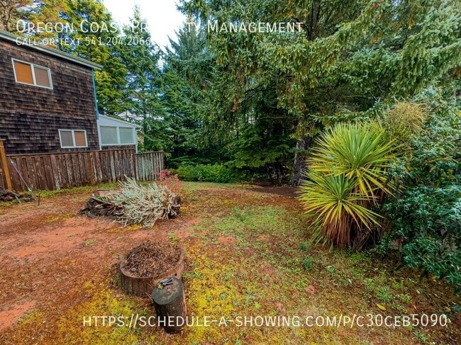 Building Photo - 3040 SE Dune Ave
