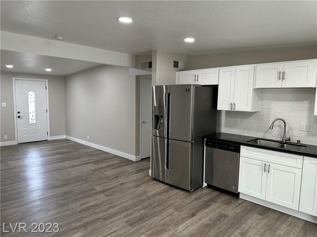 Building Photo - 2753 Talbot St