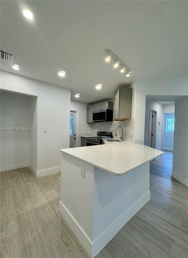 Building Photo - 111 NW 7th Ave