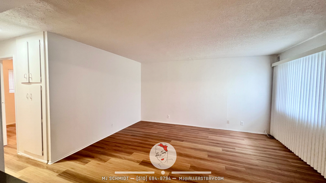 Building Photo - Completely Remodeled 2bd/1bth Included Wat...