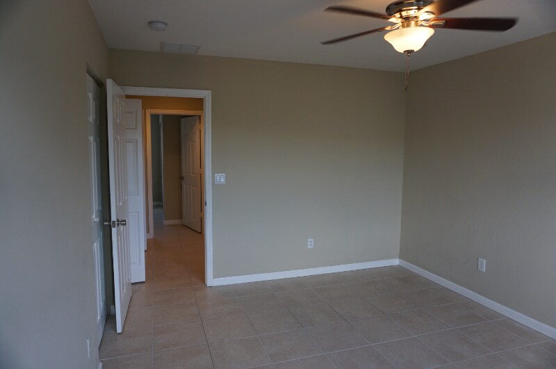 Building Photo - 1987 Nassau Dr