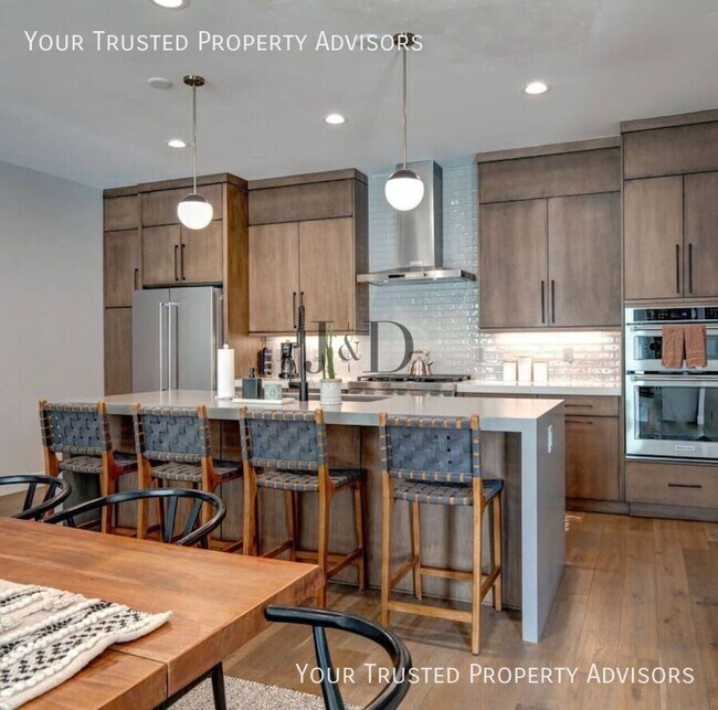 Building Photo - 807 E Klaim Dr