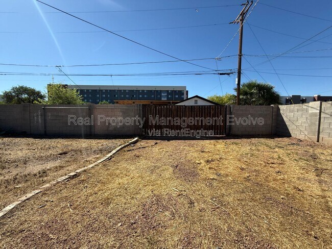 Building Photo - 3419 W Marshall Ave