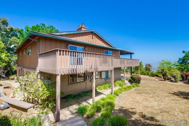 Building Photo - 145 La Cresta Heights Rd