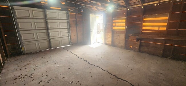 Building Photo - Cozy One Bedroom/One Bath Home