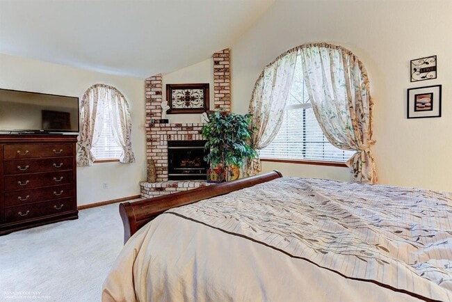 Building Photo - Beautiful 3 bedroom, 3 bath home in Lake W...