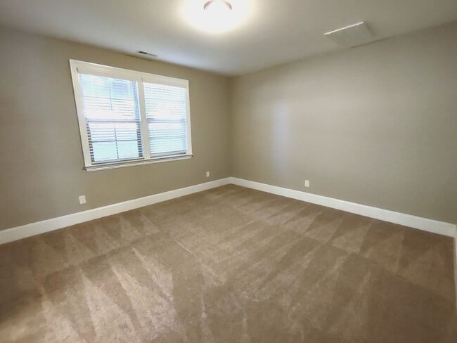 Building Photo - Luxury Townhome Available in Fairway Row C...