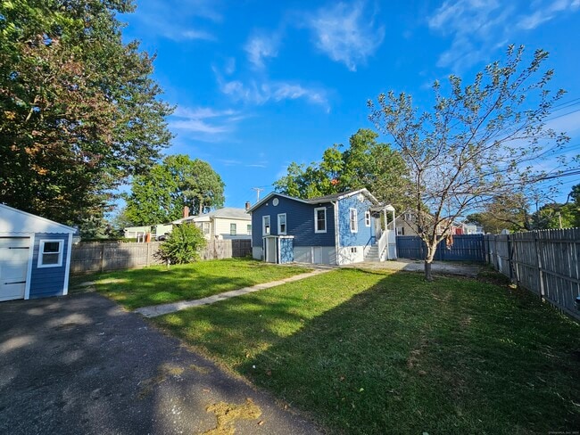 Building Photo - 619 Birdseye St