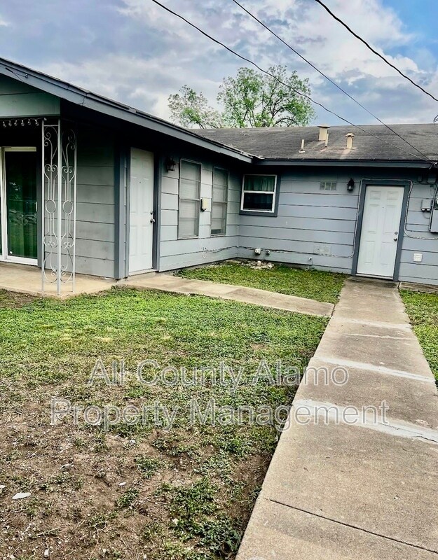 Building Photo - 4923 Creekmoor Dr